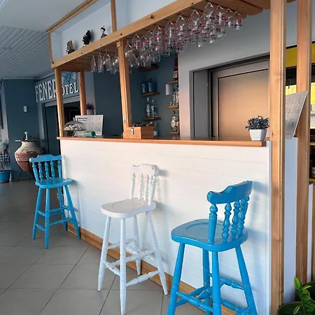 费尔内咖啡与早餐酒店 酒店