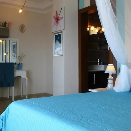 费尔内咖啡与早餐酒店 酒店 Çeşme