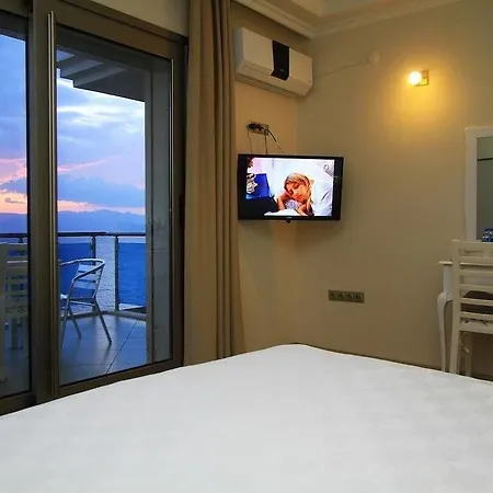 酒店 费尔内咖啡与早餐酒店 Çeşme