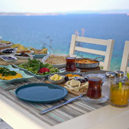 费尔内咖啡与早餐酒店 3*