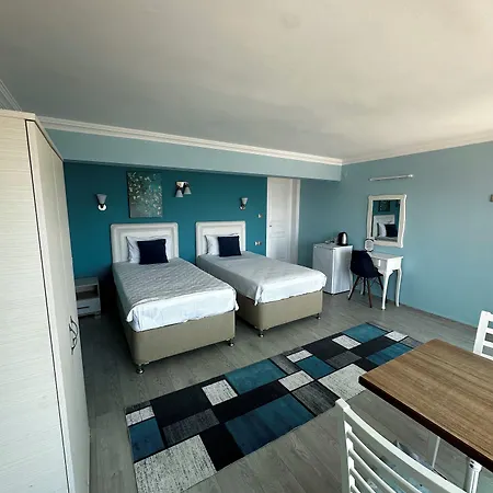 费尔内咖啡与早餐酒店 3*