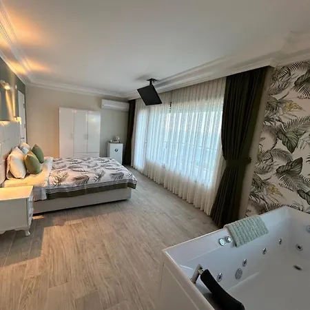 酒店 费尔内咖啡与早餐酒店 Çeşme