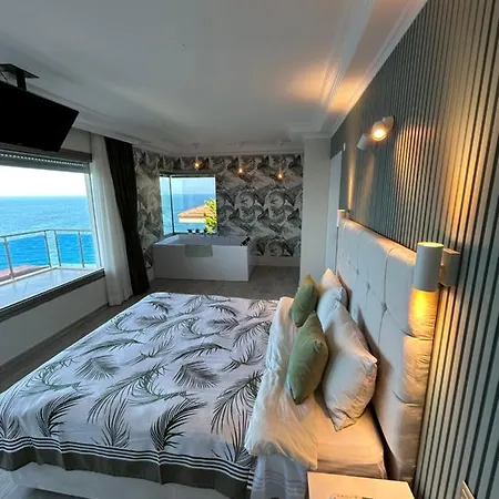 费尔内咖啡与早餐酒店 3*