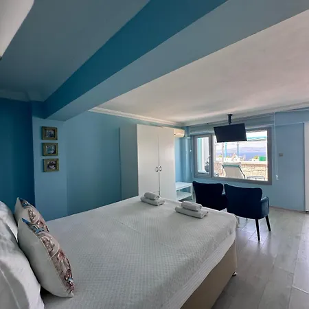 费尔内咖啡与早餐酒店 Çeşme