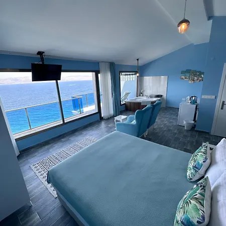 费尔内咖啡与早餐酒店 Çeşme