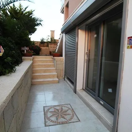 费尔内咖啡与早餐酒店 酒店 3*