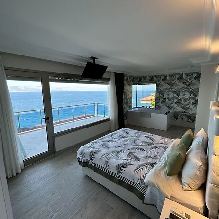 费尔内咖啡与早餐酒店 3*