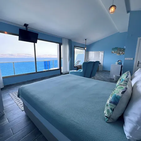 费尔内咖啡与早餐酒店 3*