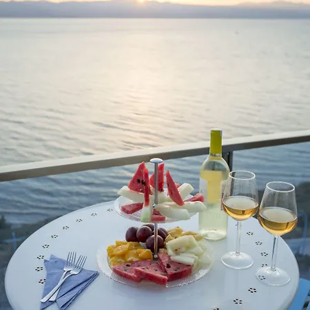 费尔内咖啡与早餐酒店 酒店 3*